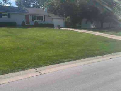 Lawn care service in Ballwin, 63011