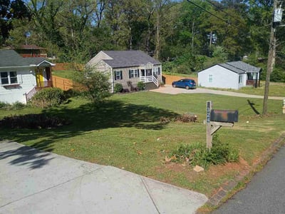Lawn care service in Atlanta, 30316