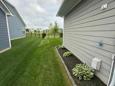 Lawn care service in Zionsville, 46077