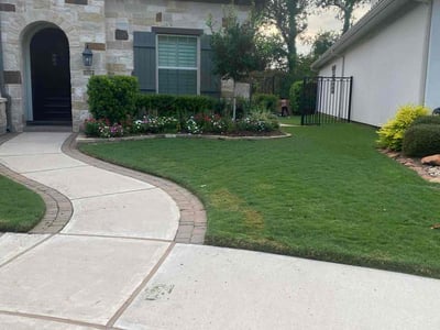Lawn care service in Sugar Land, 77479