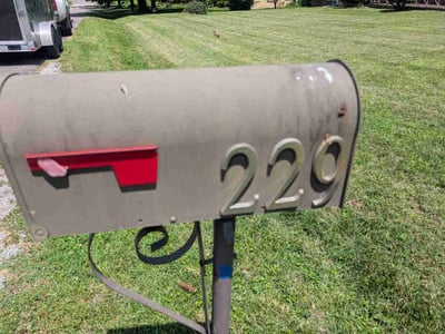 Lawn care service in Nashville, 37214