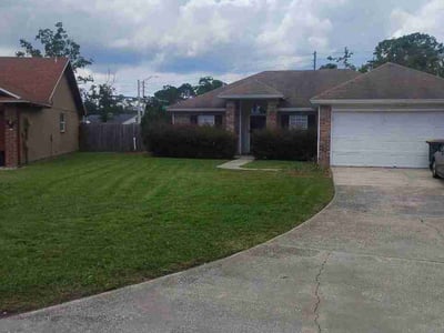Lawn care service in Jacksonville, 32244