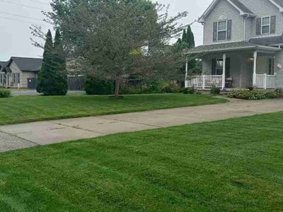 Lawn care service in Ravenna, 44266
