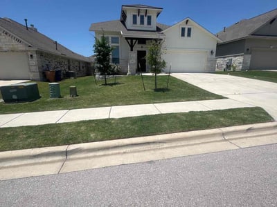 Lawn care service in Austin, 78754