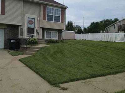 Lawn care service in Omaha, 68134