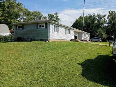 Lawn care service in Akron, 44319
