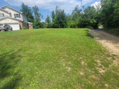 Lawn care service in Ooltewah, 37363