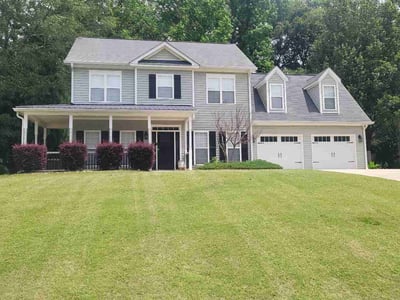 Lawn care service in Newnan, 30265