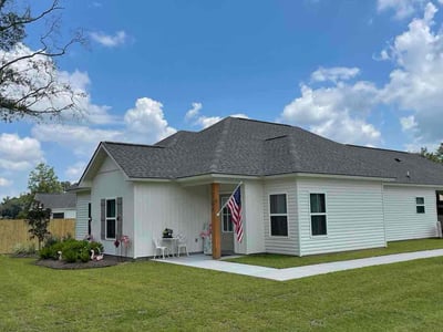 Lawn care service in Denham Springs, 70706