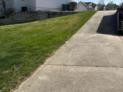 Lawn care service in Urbandale, 50323