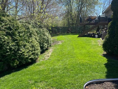 Lawn care service in Zion, 60099