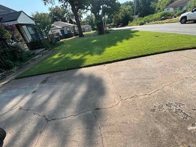 Lawn care service in Tulsa, 74112