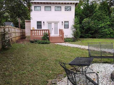 Lawn care service in Charlotte, 28208
