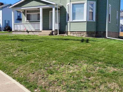 Lawn care service in Carnegie, 15106