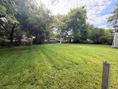 Lawn care service in Richmond, 23231