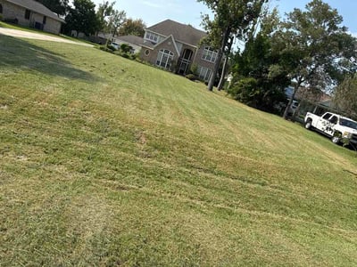 Lawn care service in Baytown, 77523