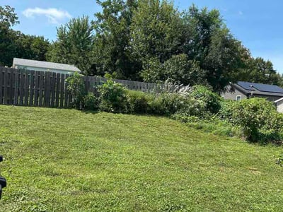 Lawn care service in Des Moines, 50315