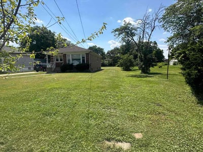 Lawn care service in Justice, 60458