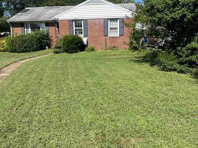 Lawn care service in Richmond, 23294