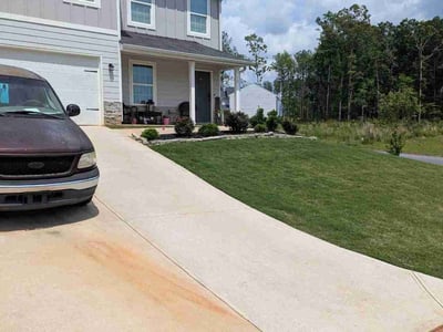 Lawn care service in Covington, 30016