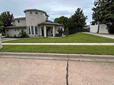Lawn care service in Norman, 73072
