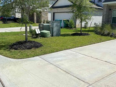 Lawn care service in Conroe, 77301