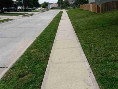 Lawn care service in Bellevue, 68123