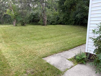 Lawn care service in Pontiac, 48342
