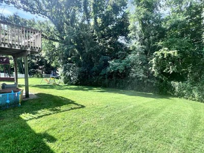 Lawn care service in Grandview, 64030