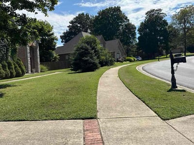 Lawn care service in Fayetteville, 72704