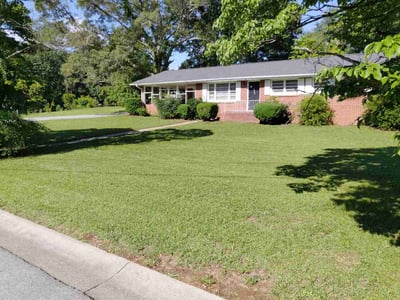 Lawn care service in Riverdale, 30296