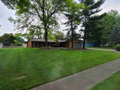 Lawn care service in Strongsville, 44136
