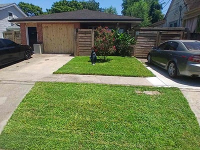 Lawn care service in Arabi, 70032