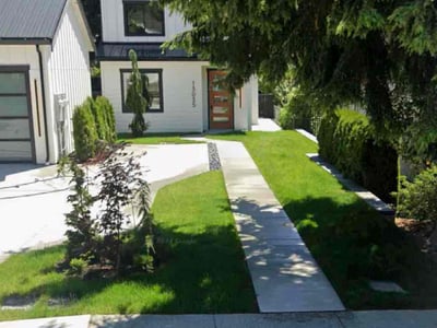 Lawn care service in Kirkland, 98033