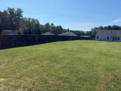 Lawn care service in Fuquay-Varina, 27526