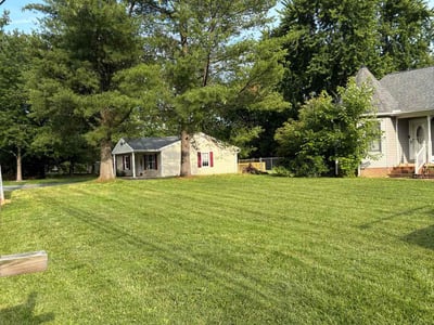 Lawn care service in Fredericksburg, 22405