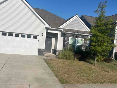 Lawn care service in Murfreesboro, 37128