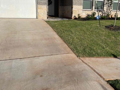 Lawn care service in Oklahoma City, 73099