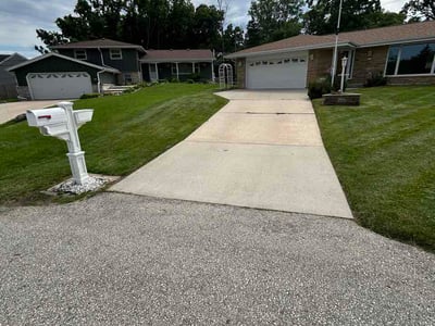 Lawn care service in Greenfield, 53221