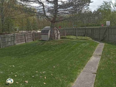 Lawn care service in Cleveland, 44134