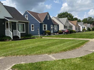 Lawn care service in Parma, 44134