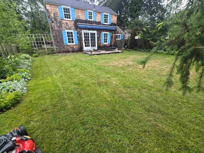 Lawn care service in Old Lyme, 06371