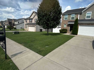 Lawn care service in Murfreesboro, 37127