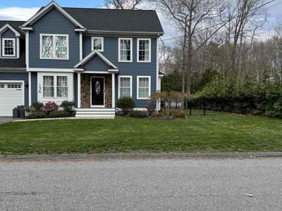 Lawn care service in Lincoln, 02865