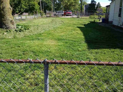 Lawn care service in Toledo, 43607