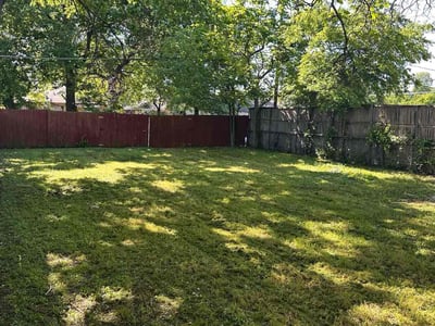 Lawn care service in Dallas, 75208