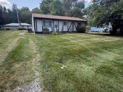Lawn care service in Farmington Hills, 48336