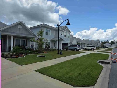 Lawn care service in Panama City Beach, 32413