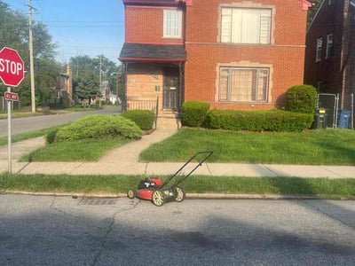 Lawn care service in Detroit, 48221
