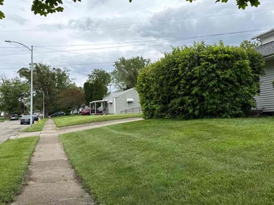 Lawn care service in RIVERSIDE, 45431